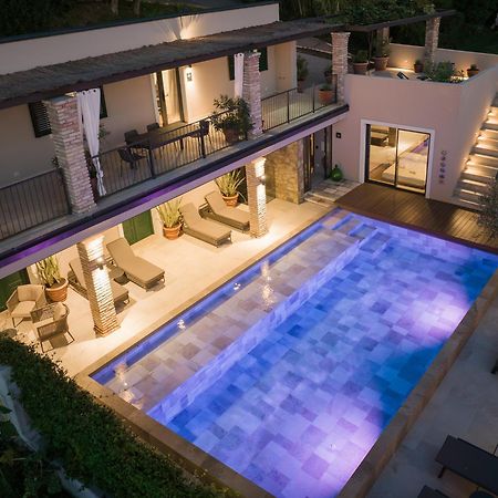 Vila Robida Rooms & Spa Crni Kal ภายนอก รูปภาพ