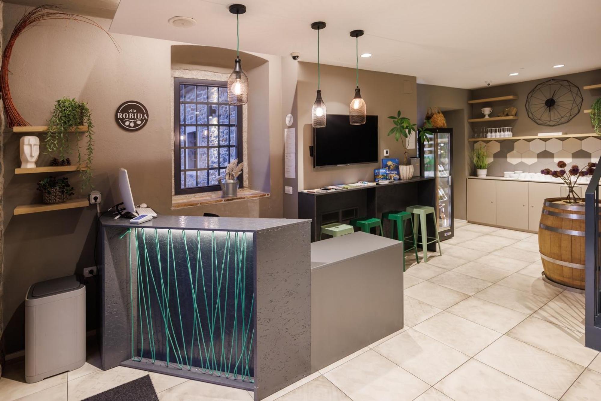 Vila Robida Rooms & Spa Crni Kal ภายนอก รูปภาพ