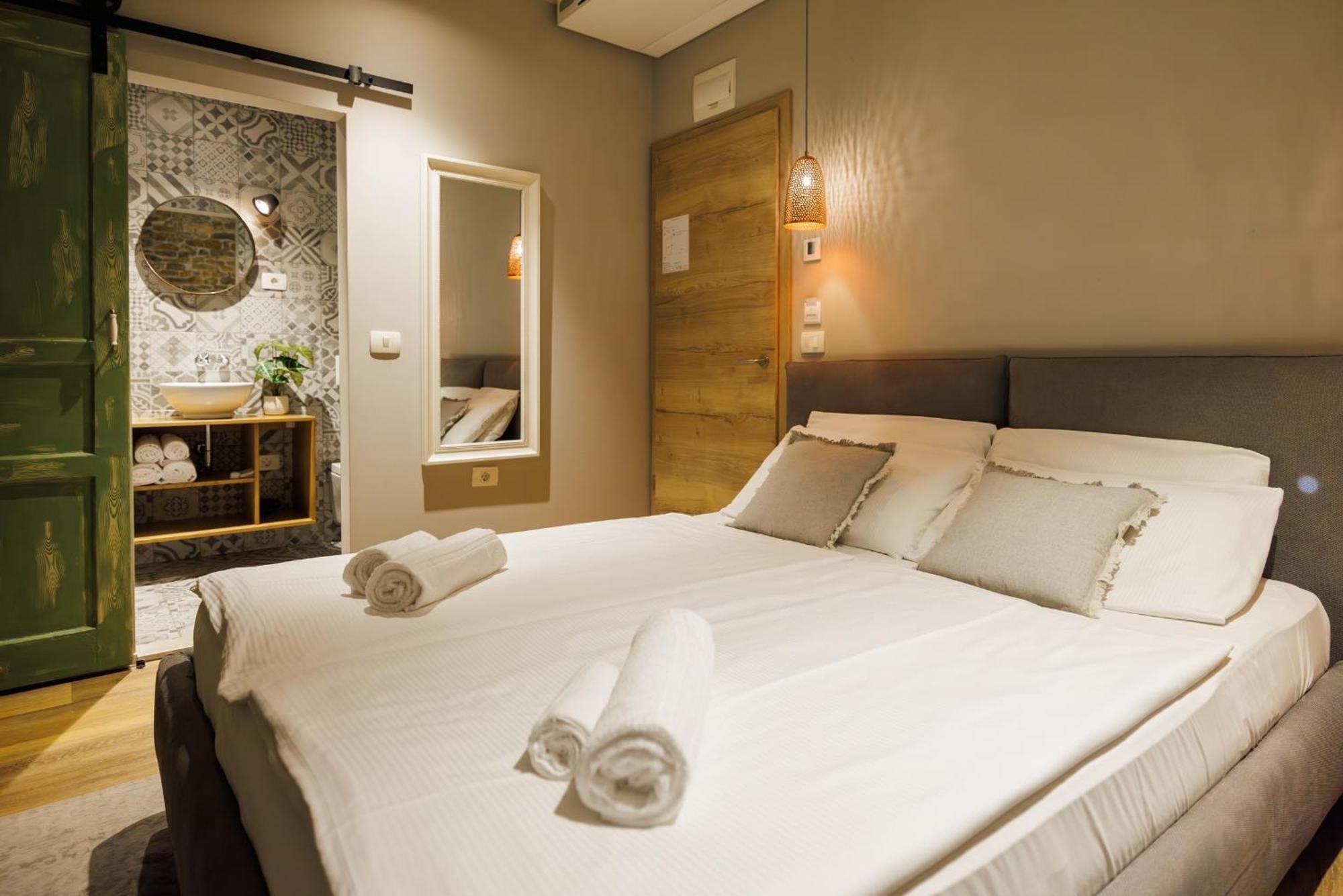 Vila Robida Rooms & Spa Crni Kal ภายนอก รูปภาพ