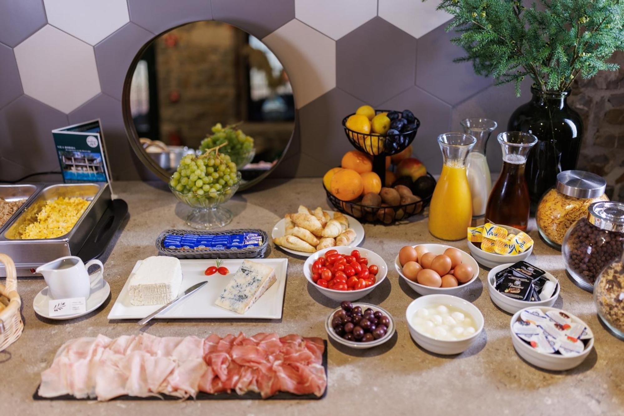 Vila Robida Rooms & Spa Crni Kal ภายนอก รูปภาพ