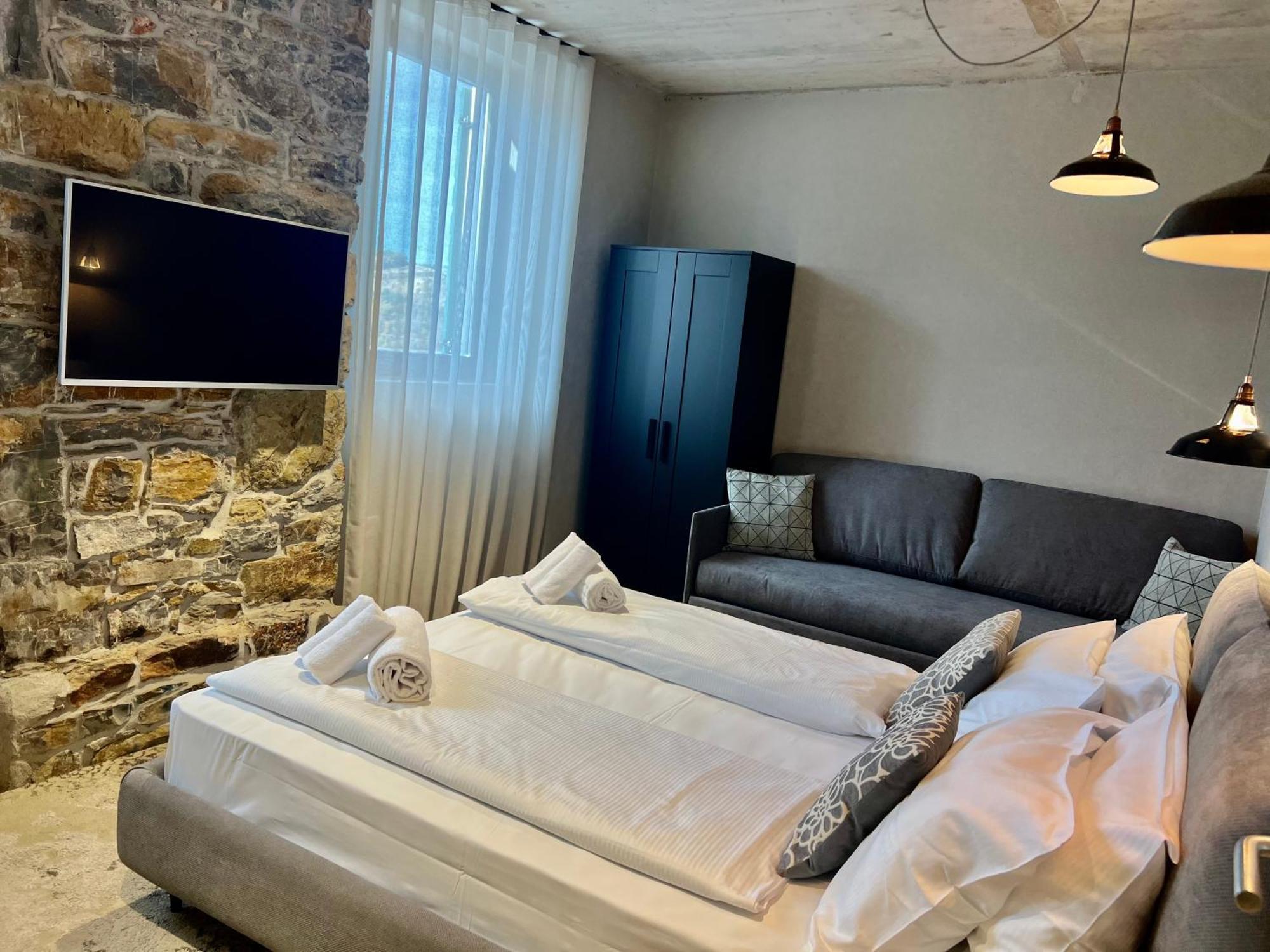 Vila Robida Rooms & Spa Crni Kal ภายนอก รูปภาพ