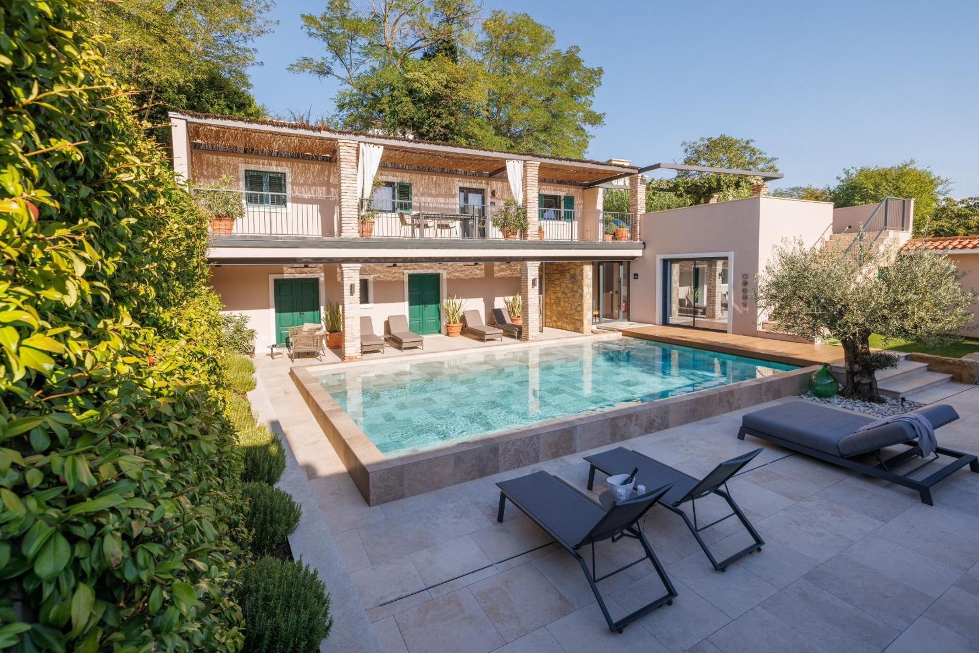 Vila Robida Rooms & Spa Crni Kal ภายนอก รูปภาพ